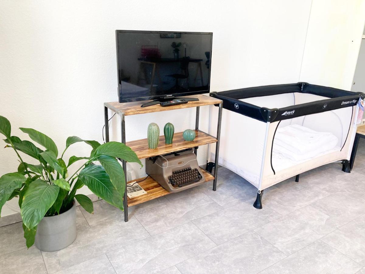 2 Zimmer Ferienwohnung In Zentraler Lage Inkl Wlan & Netflix Leipzig Luaran gambar